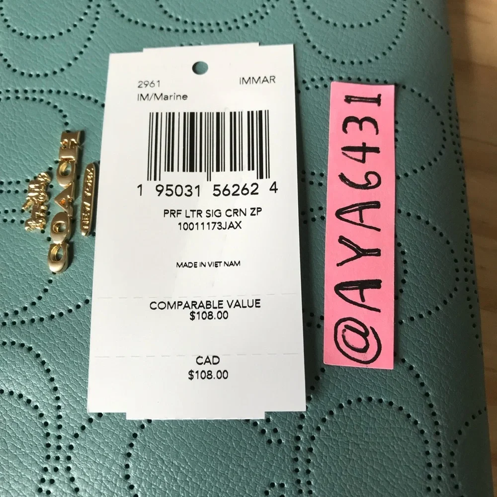 Coach Wristlet🎈🎈